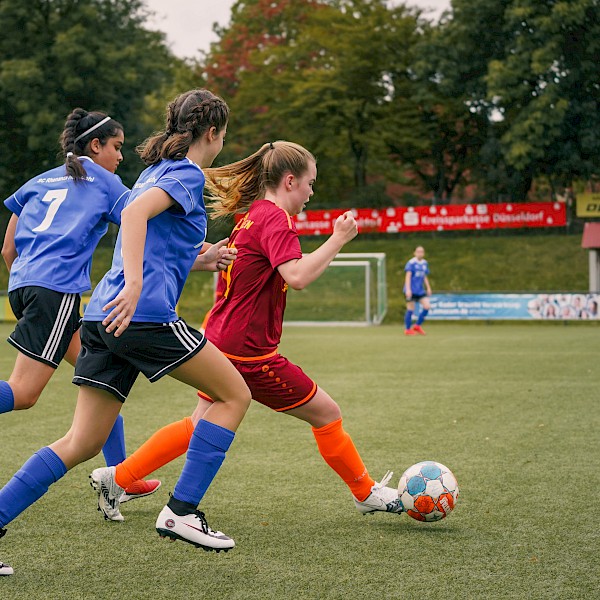 Rhenania-Mädchen: eine Spielabsage, 2 Freundschaftsspiele und eine Tabellenführung