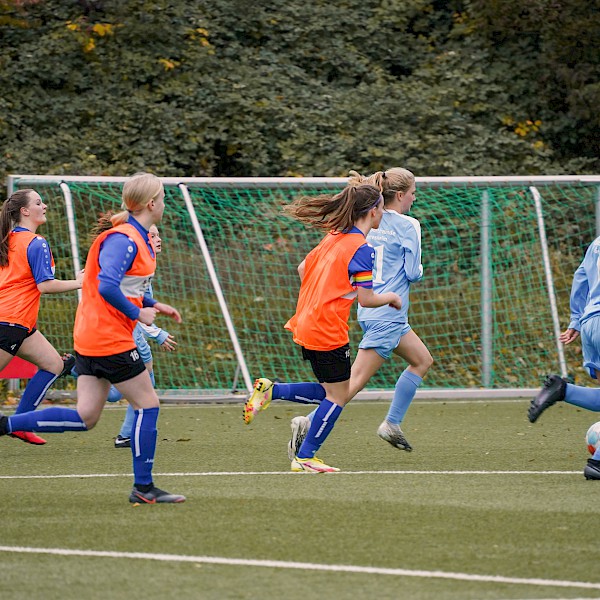 Rhenania-Mädchen: Unsere U17 schießt sich in die nächste Kreispokal-Runde