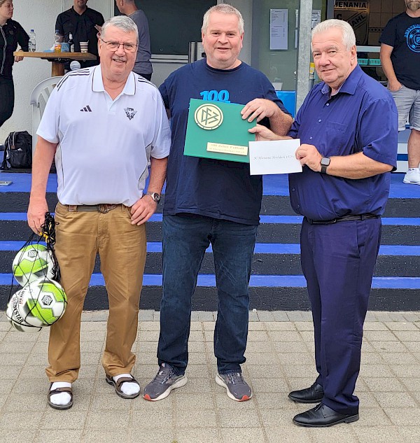 DFB-Plakette zum 100jährigen Bestehen
